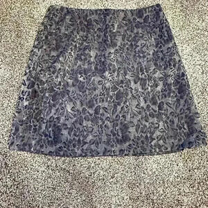 D&N Black and Silver Floral Woman’s Mini Skirt, Size 5/6, Made in USA, Classy
